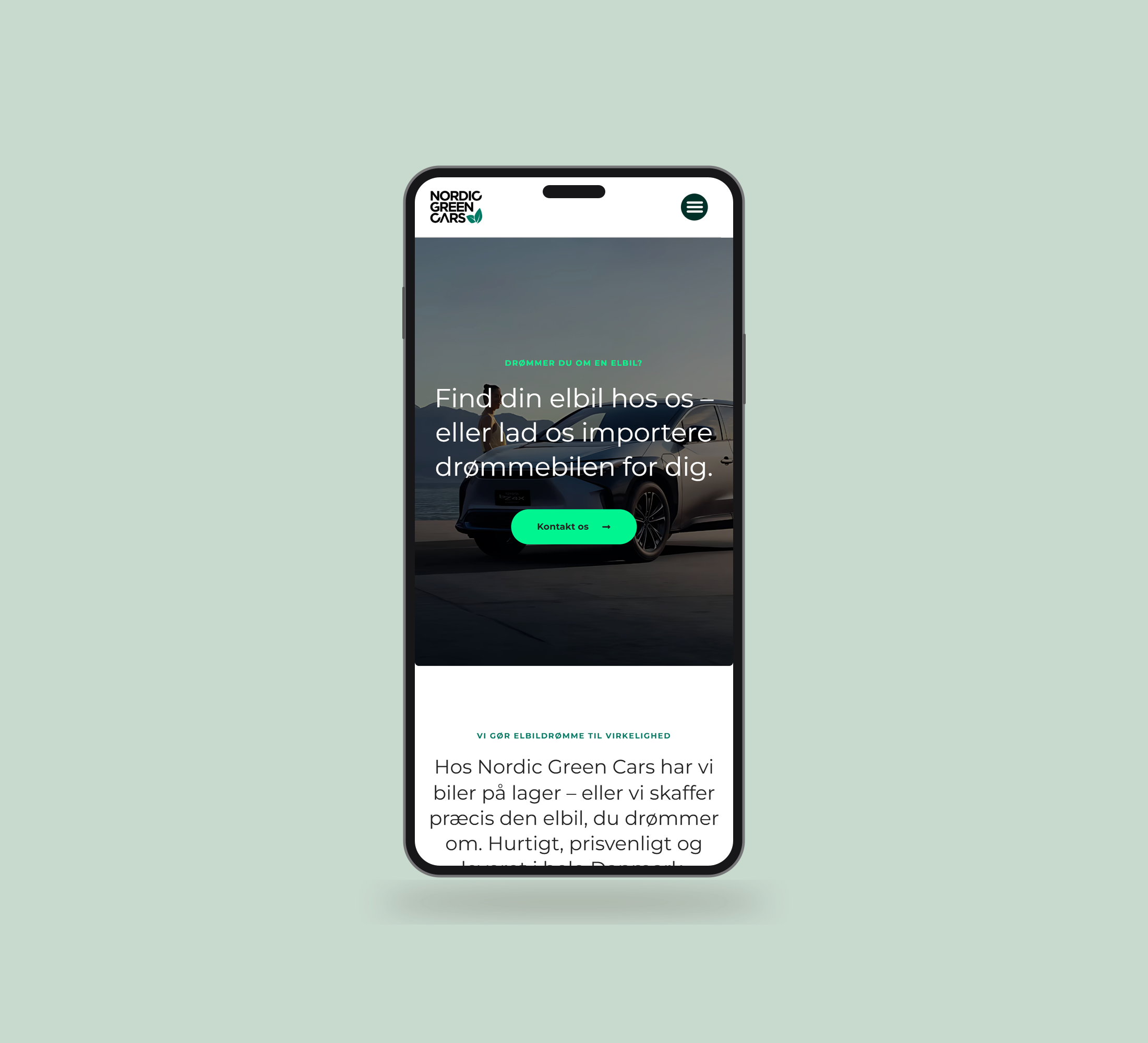Nordic Green Cars: forside vist lige forfra på mobil på en ensfarvet studiobaggrund.