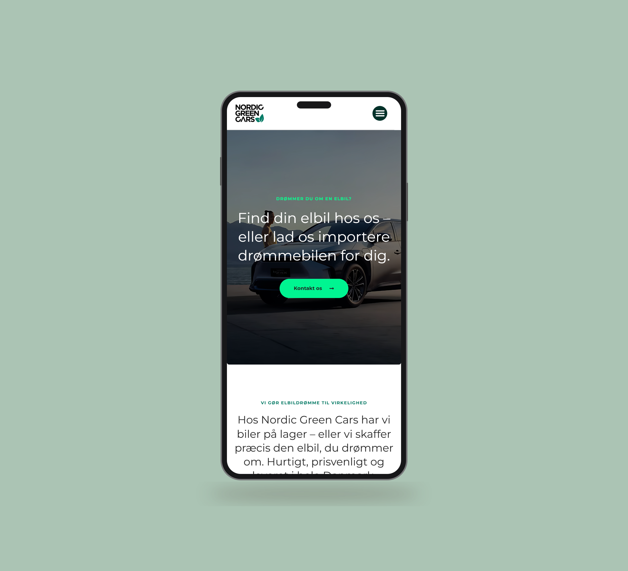 Nordic Green Cars: forside vist lige forfra på mobil på en ensfarvet studiobaggrund.