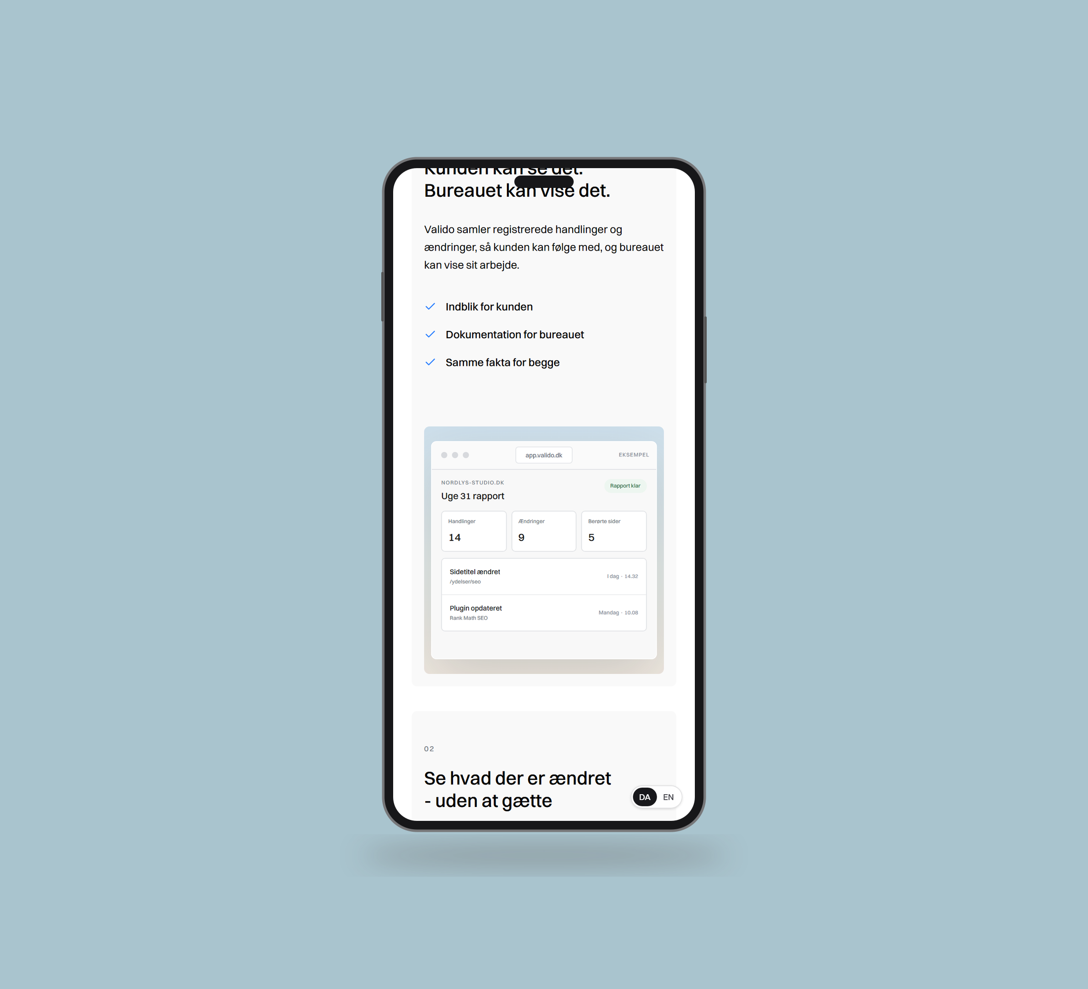 Valido: rapportering vist lige forfra på mobil på en ensfarvet studiobaggrund.